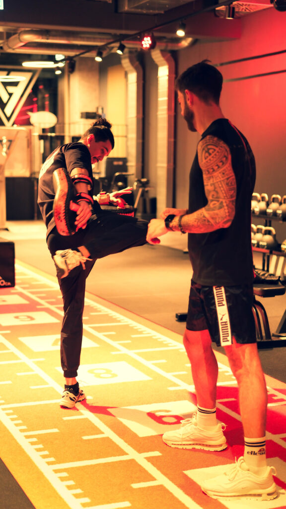 Kick-Training im Studio – Kickboxen bei Yoni Sports